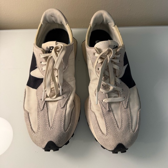 New Balance 327 White and Black Sneakers - Picture 2 of 6